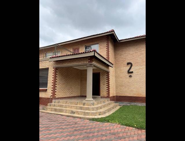 3 BEDROOM HOUSE FOR SALE IN ELDORAIGNE